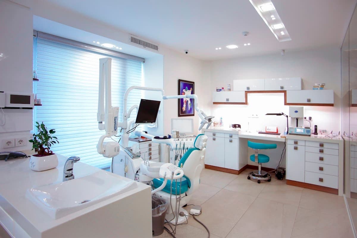 Salle de soins moderne et lumineuse